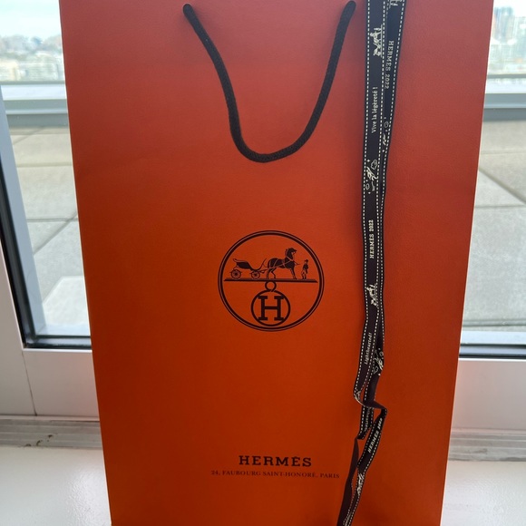Hermes Shopping Bag & Ribbon - Picture 3 of 5